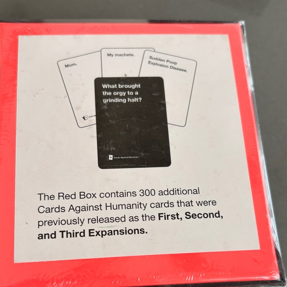 Cards Against Humanity Red Box - Picture 5 of 6
